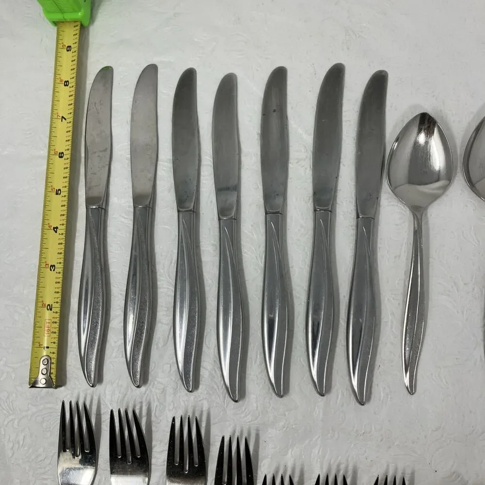 Oneida Oneidacraft Textura Flatware 20 pc Lot Forks Spoons Knives Stainless